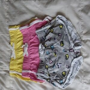 Girls 3pairs of Just 2 Cute shorts size 4